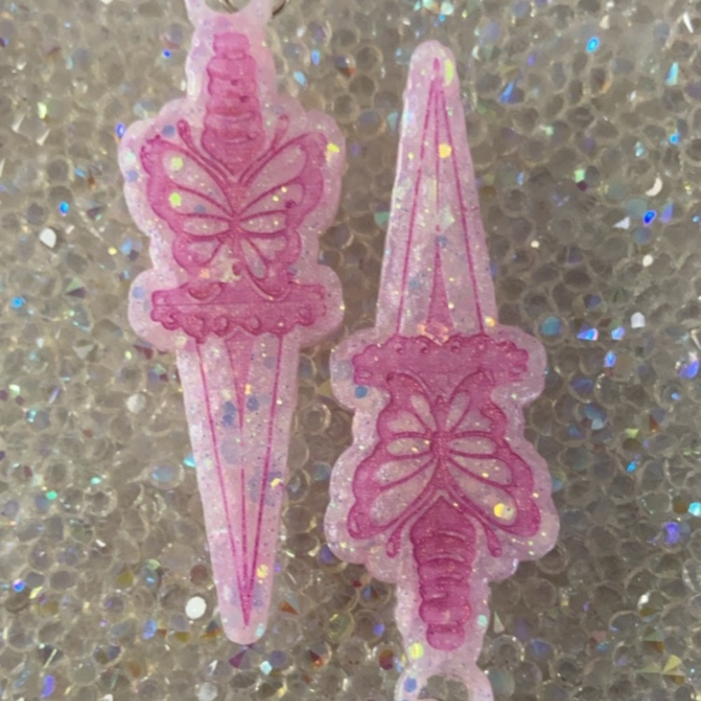 Kawaii - ALT - Pastel - Butterfly Dagger Earrings 🦋 💖